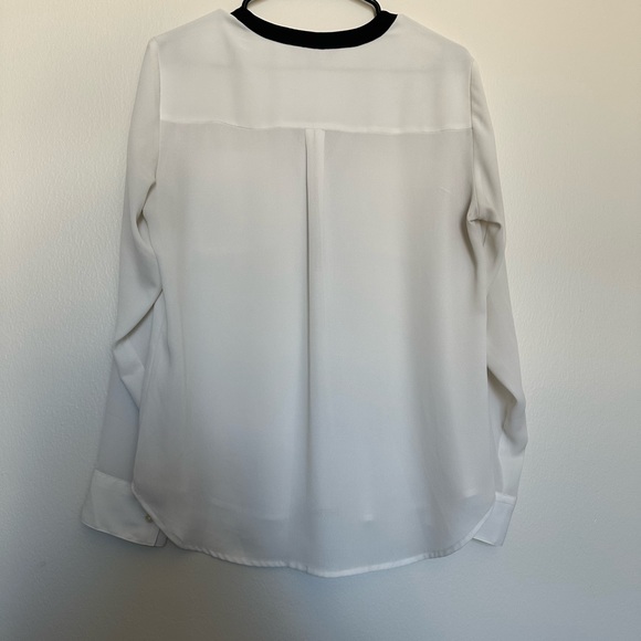 Express Chelsea Long Sleeve Zippered Blouse with Pockets - Picture 2 of 3